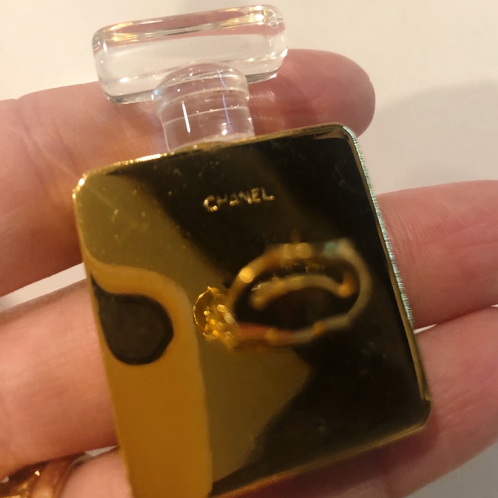 SOLD! vintage Chanel perfume earrings - Picture 6 of 8